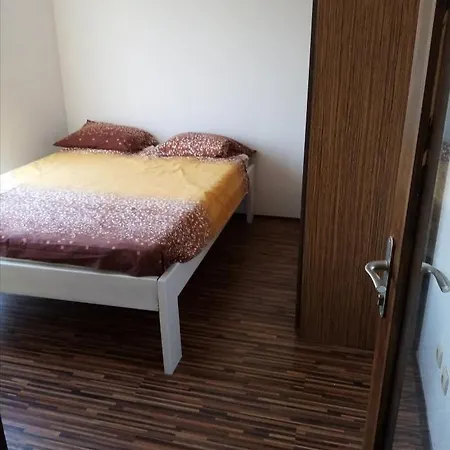 Ripanj Apartamento *