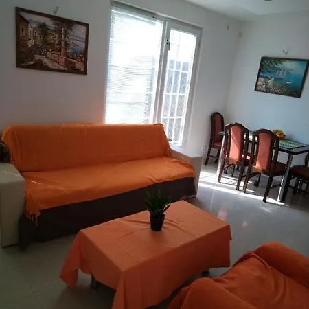 Ripanj Apartamento *